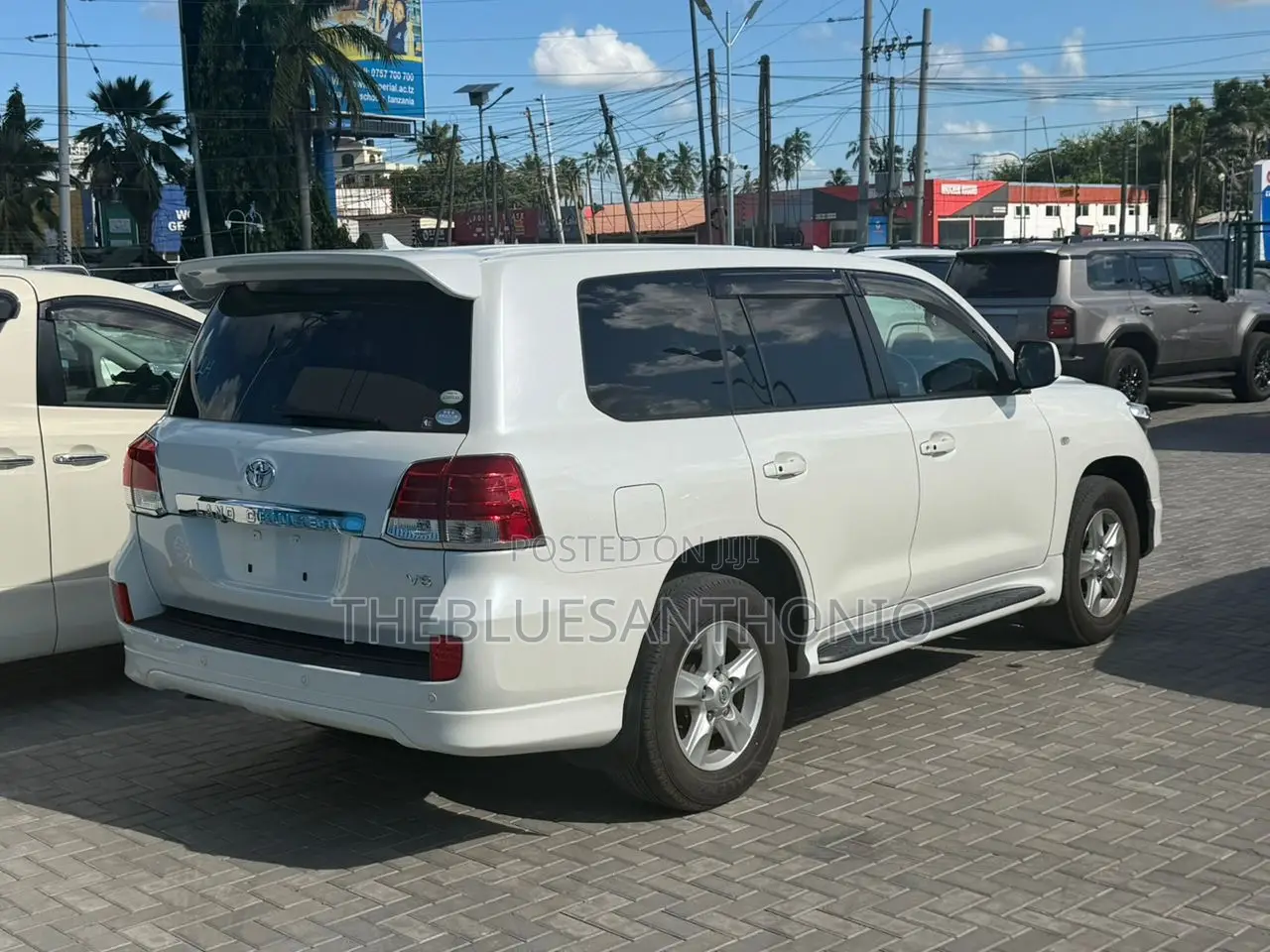 Toyota Land Cruiser 2009 White