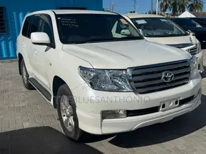 Toyota Land Cruiser 2009 White