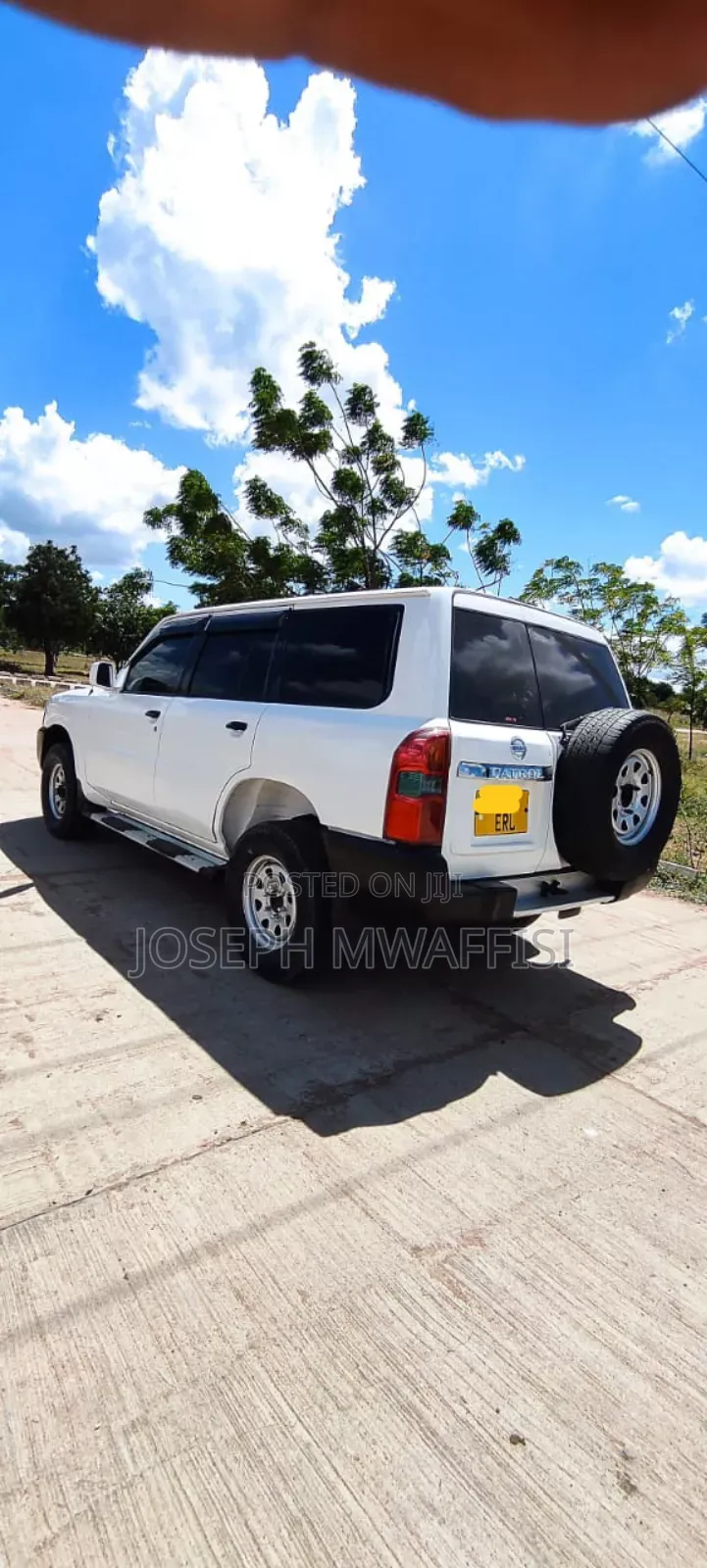 Nissan Patrol 3.0 TD GL 2008 White