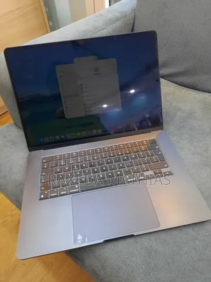 New Laptop Apple MacBook Air 2024 M3 13-inch 8GB Apple M3 SSD 256GB