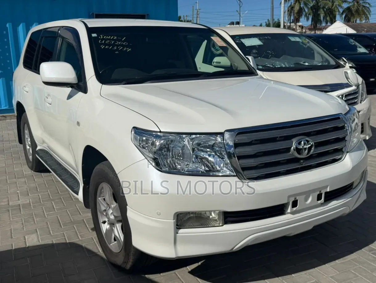 Toyota Land Cruiser 2009 White