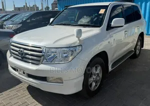 Toyota Land Cruiser 2009 White