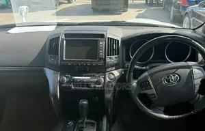 Toyota Land Cruiser 2009 White