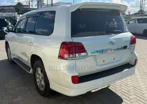Toyota Land Cruiser 2009 White