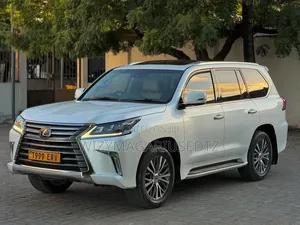 Lexus LX 570 AWD 2018 Beige