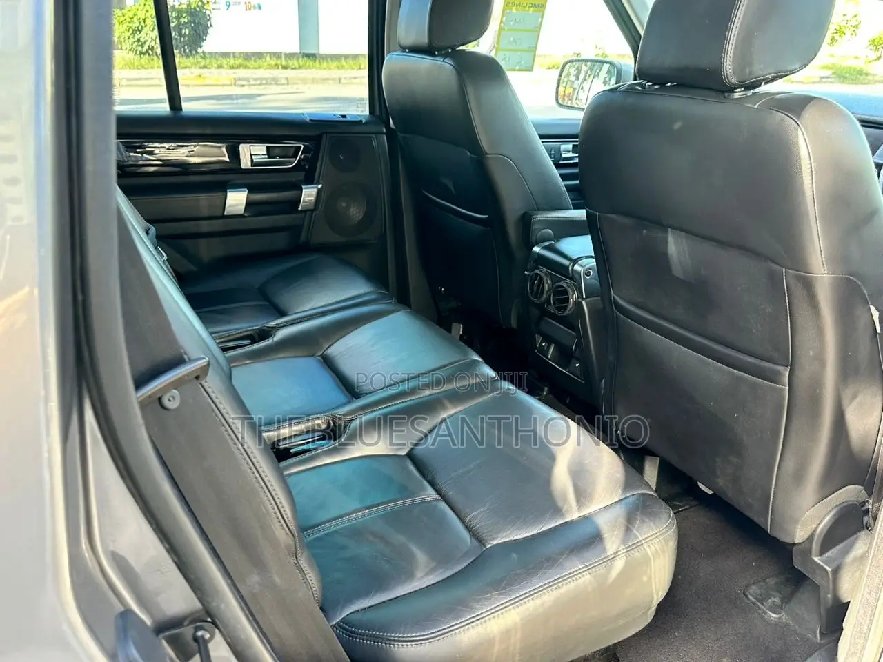 Land Rover Discovery 2010 Gray