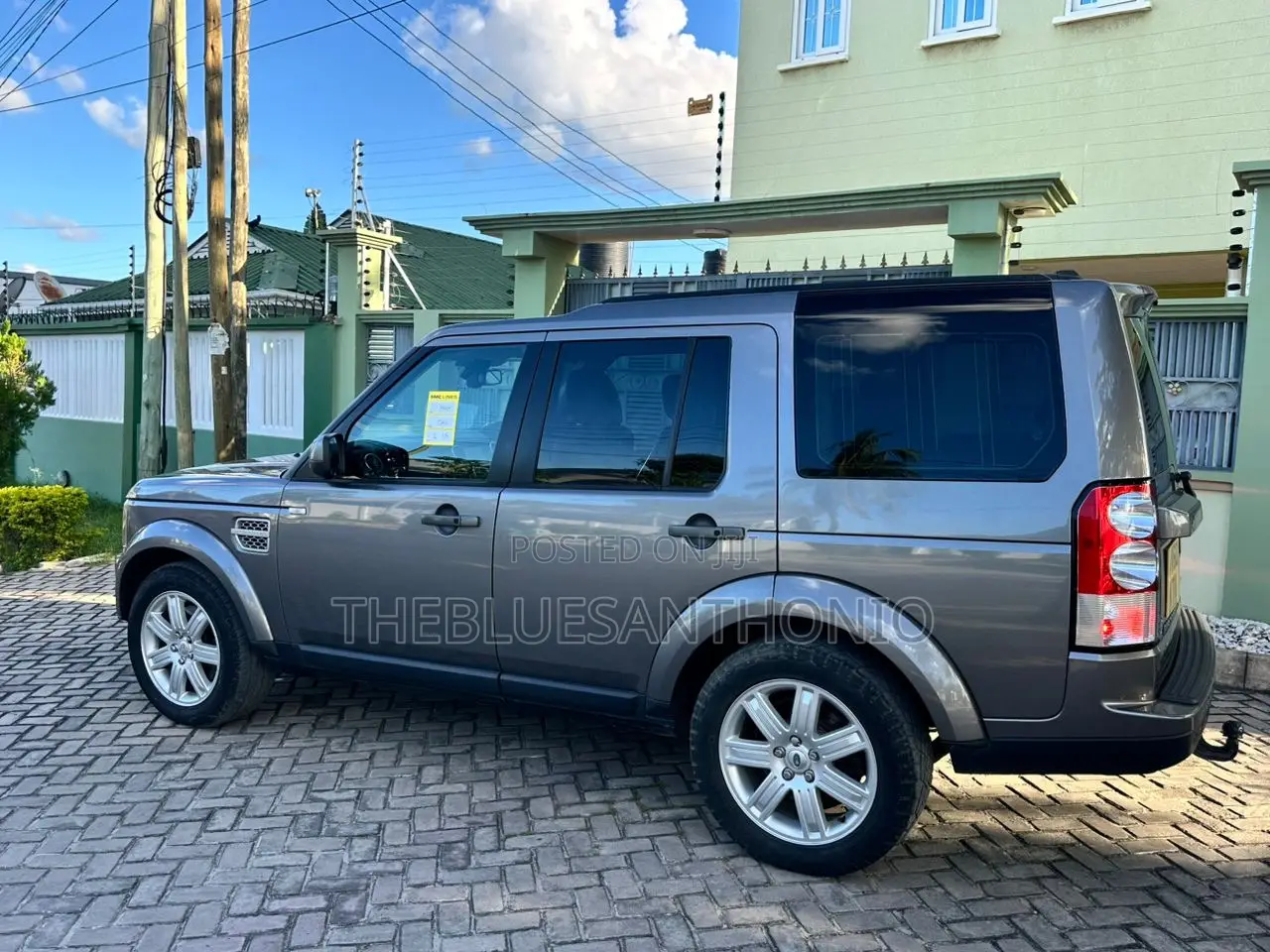 Land Rover Discovery 2010 Gray