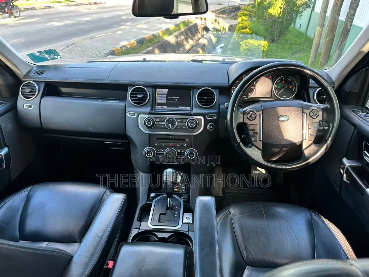Land Rover Discovery 2010 Gray