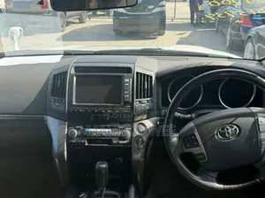 Toyota Land Cruiser 2009 White