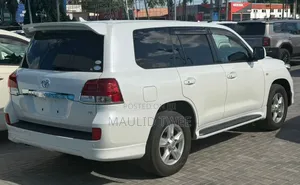 Toyota Land Cruiser 2009 White