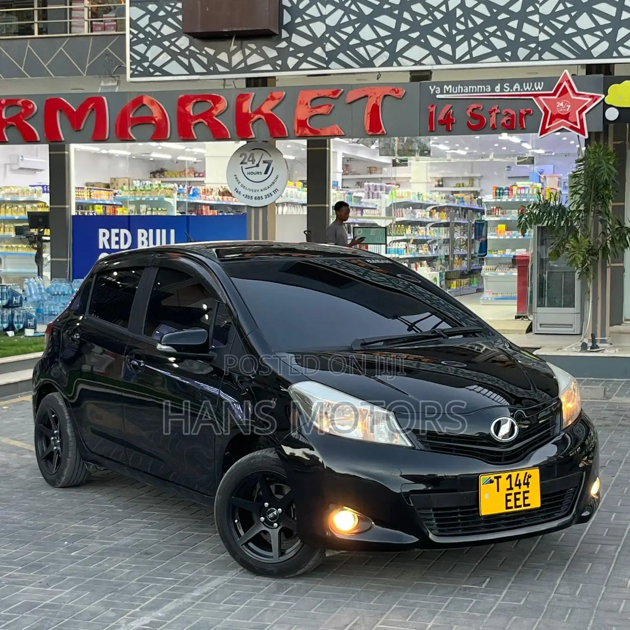 Toyota Vitz 2013 Black