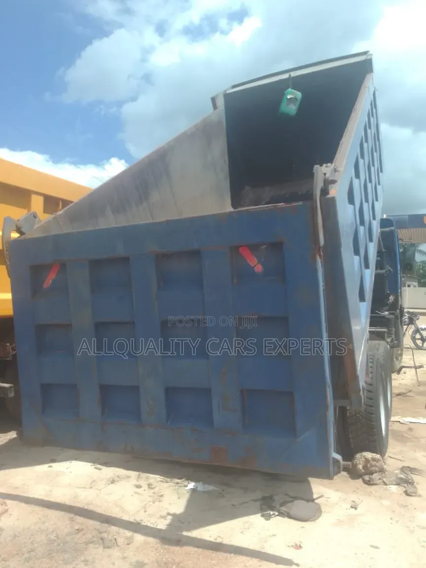 Howo Tiper Hp 371