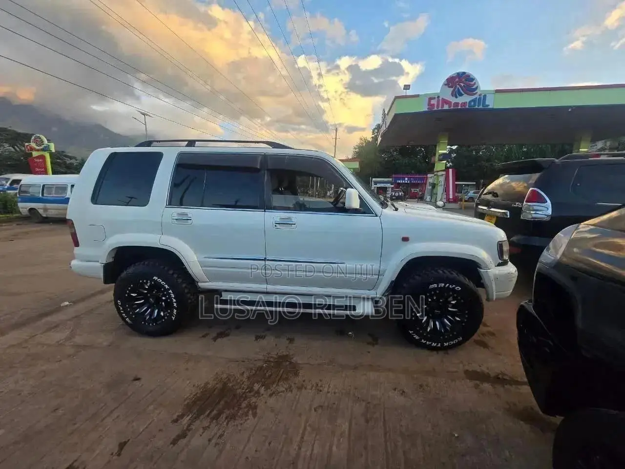 Isuzu Trooper 2001 White