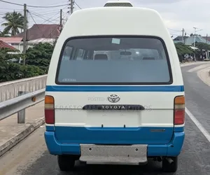 Toyota HiAce 2005
