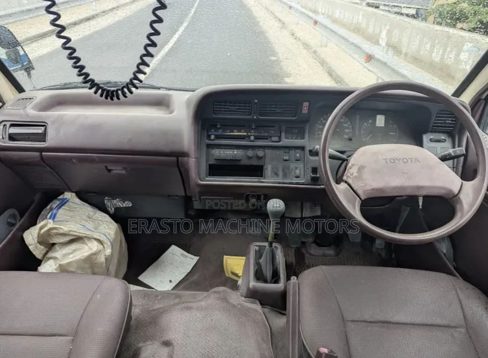 Toyota HiAce 2005