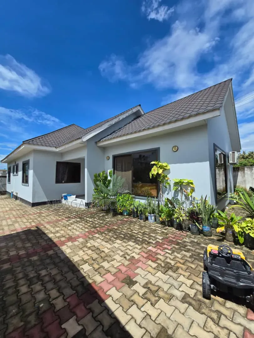 4bdrm Apartment in Salasala, Mbezi for rent