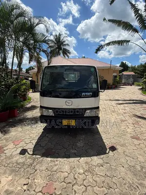 2003 Mazda Titan