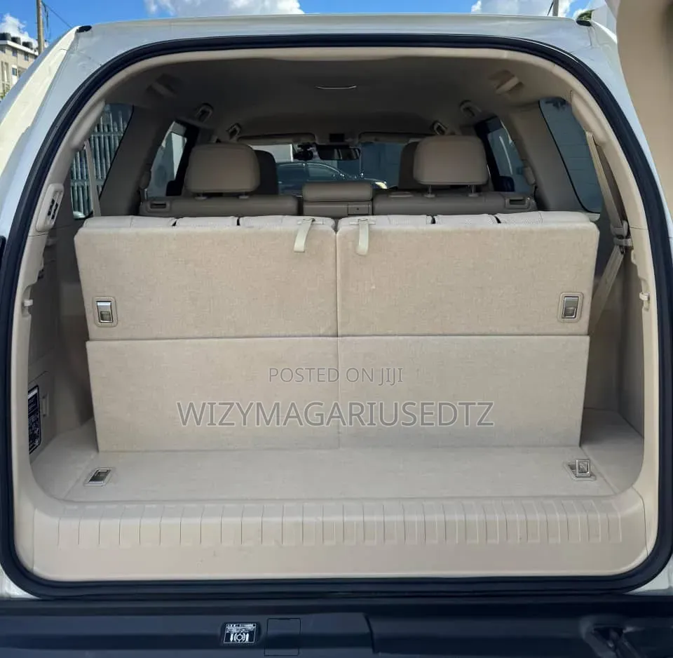 Toyota Land Cruiser Prado 2021 Off white