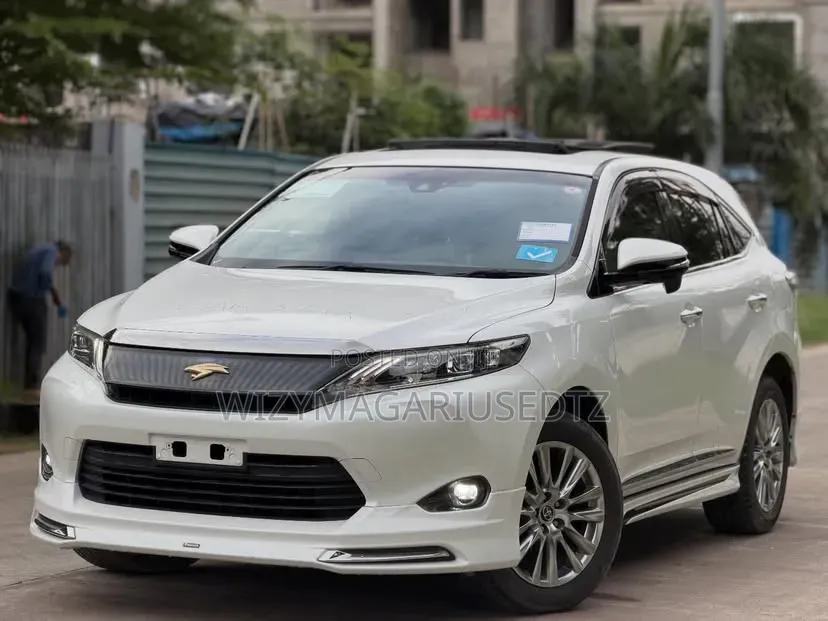 Toyota Harrier 2.0 2017 Off white