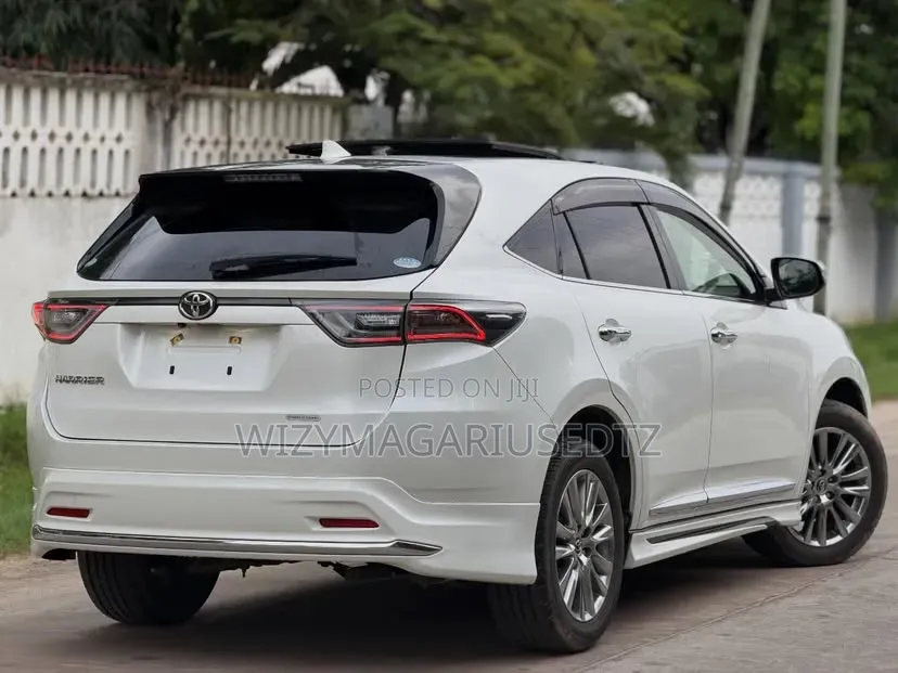 Toyota Harrier 2.0 2017 Off white