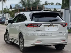 Toyota Harrier 2.0 2017 Off white