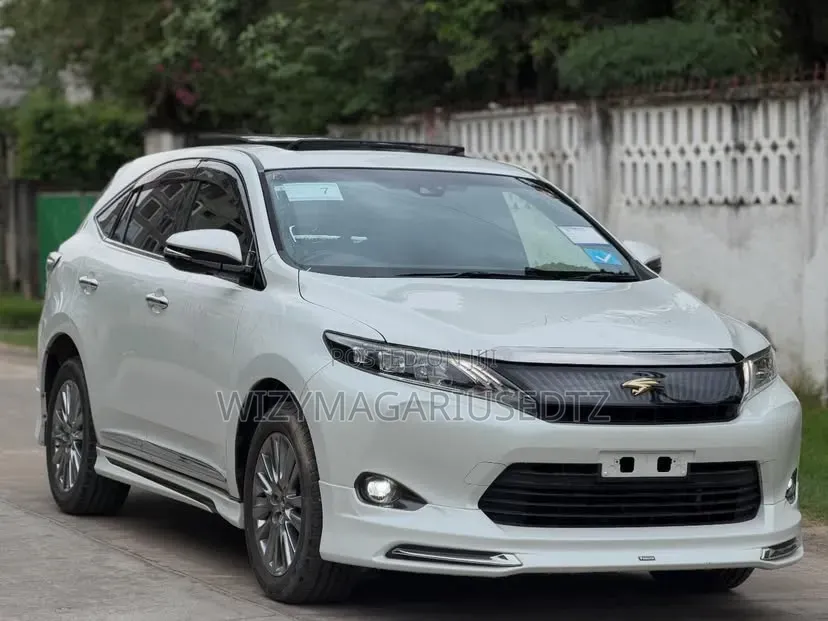 Toyota Harrier 2.0 2017 Off white