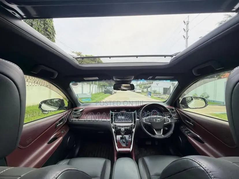 Toyota Harrier 2.0 2017 Off white