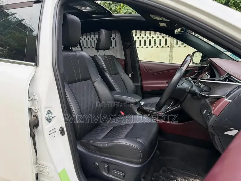 Toyota Harrier 2.0 2017 Off white
