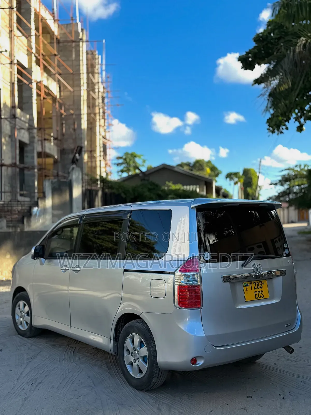 Toyota Noah 2009 Silver