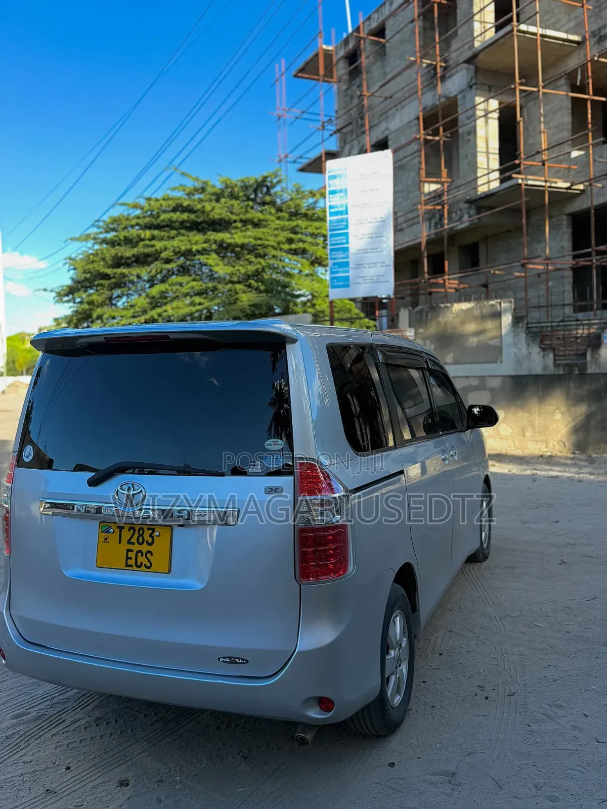 Toyota Noah 2009 Silver