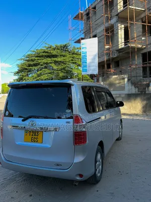 Toyota Noah 2009 Silver