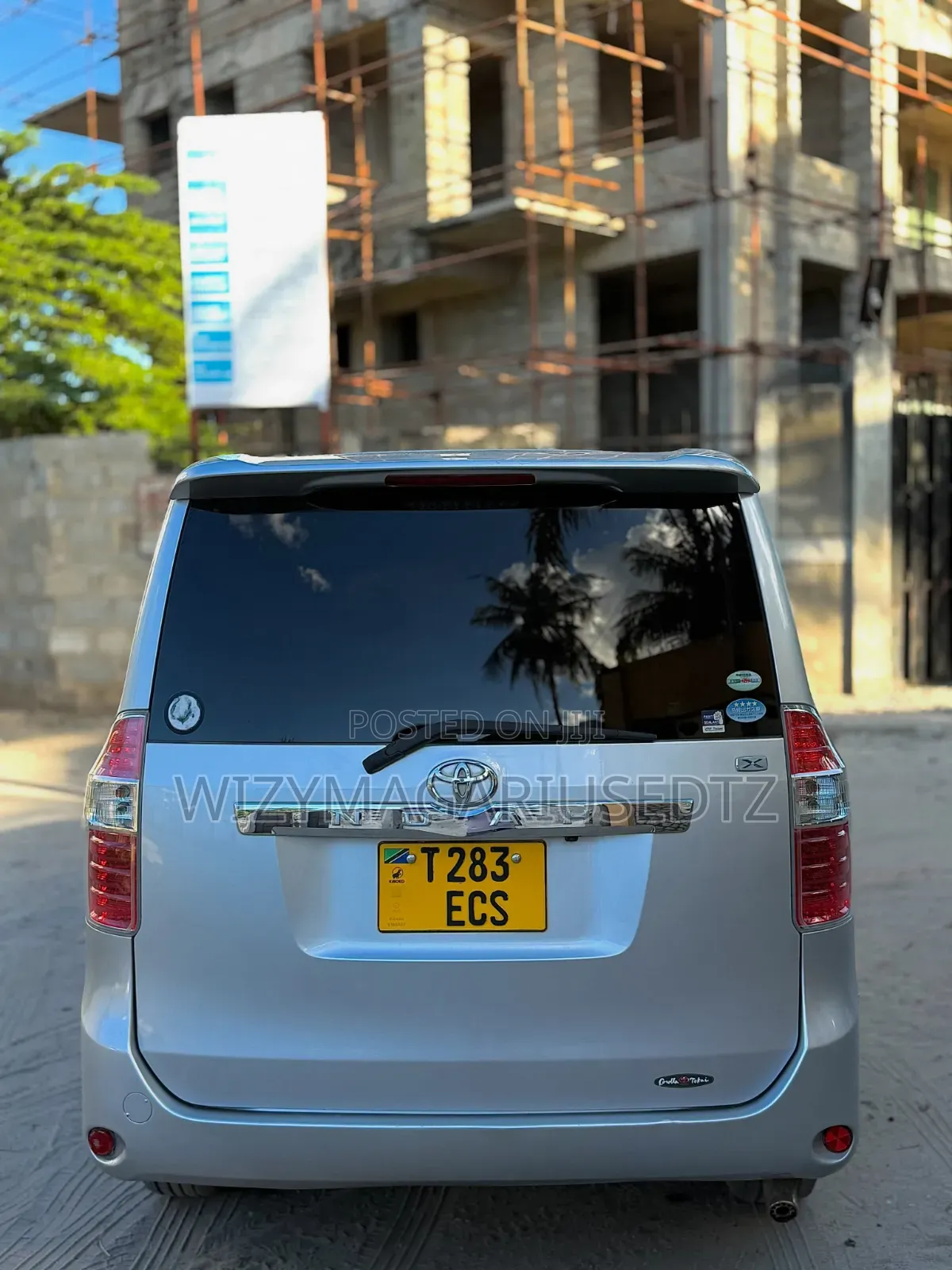 Toyota Noah 2009 Silver