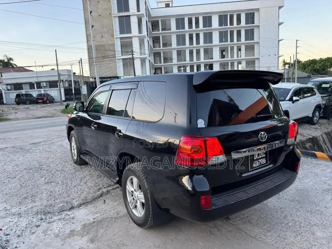Toyota Land Cruiser 2014 Black