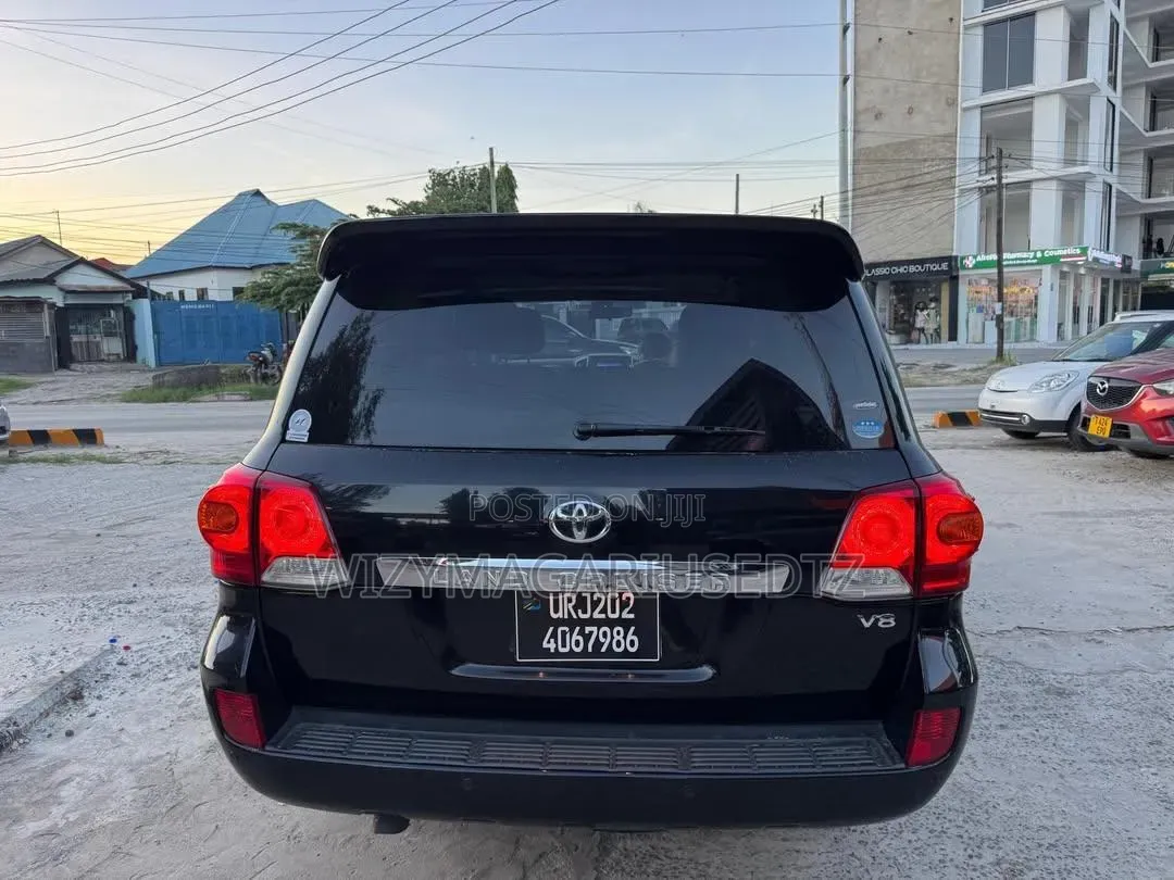 Toyota Land Cruiser 2014 Black