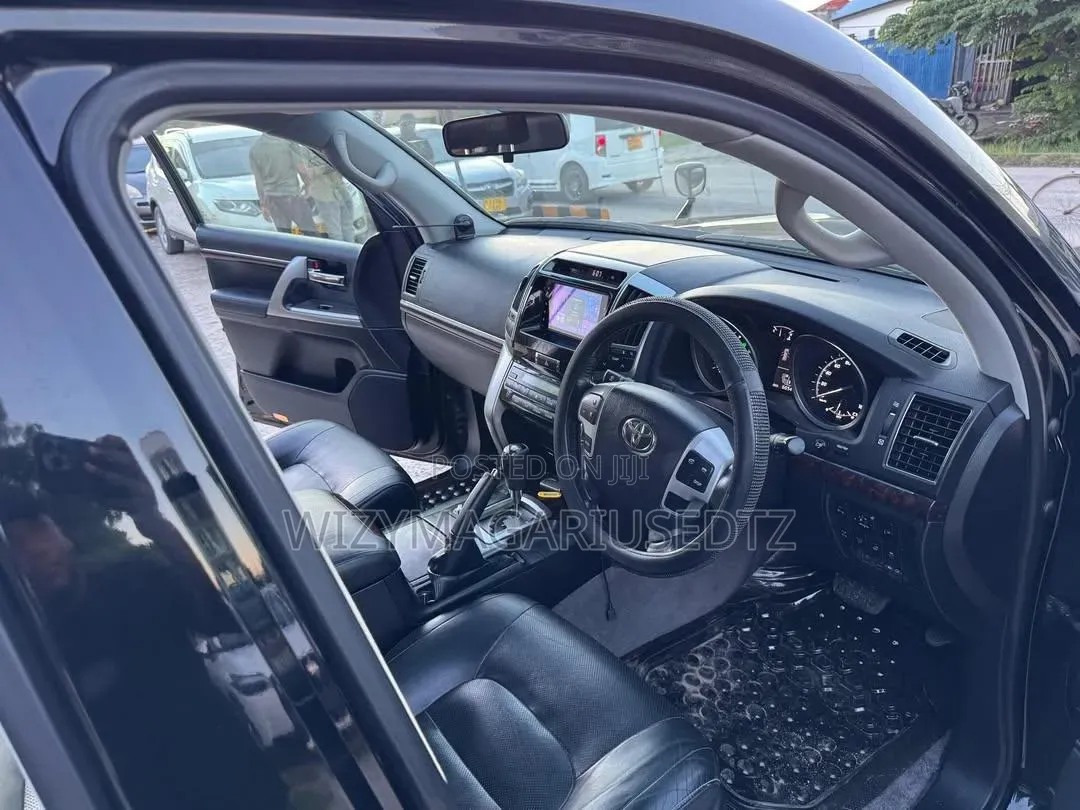 Toyota Land Cruiser 2014 Black