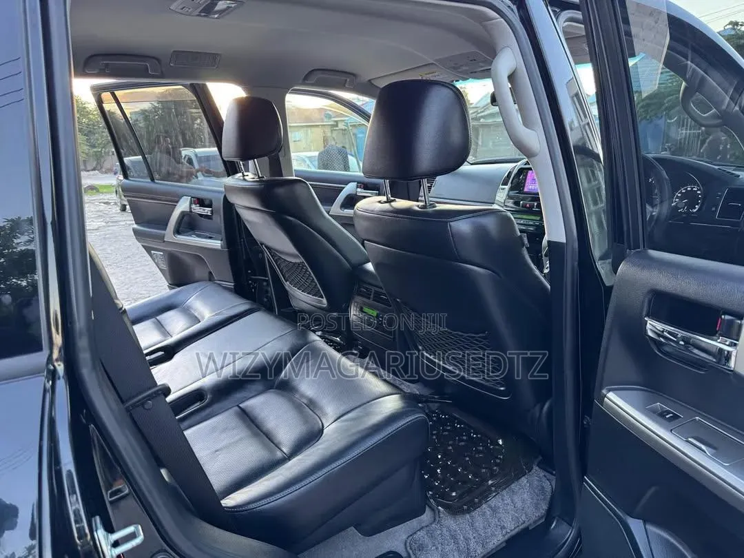 Toyota Land Cruiser 2014 Black
