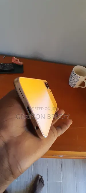New Vivo Y35 128 GB Orange