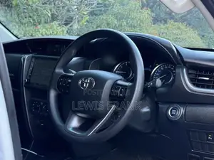 Toyota Fortuner 2023 Silver