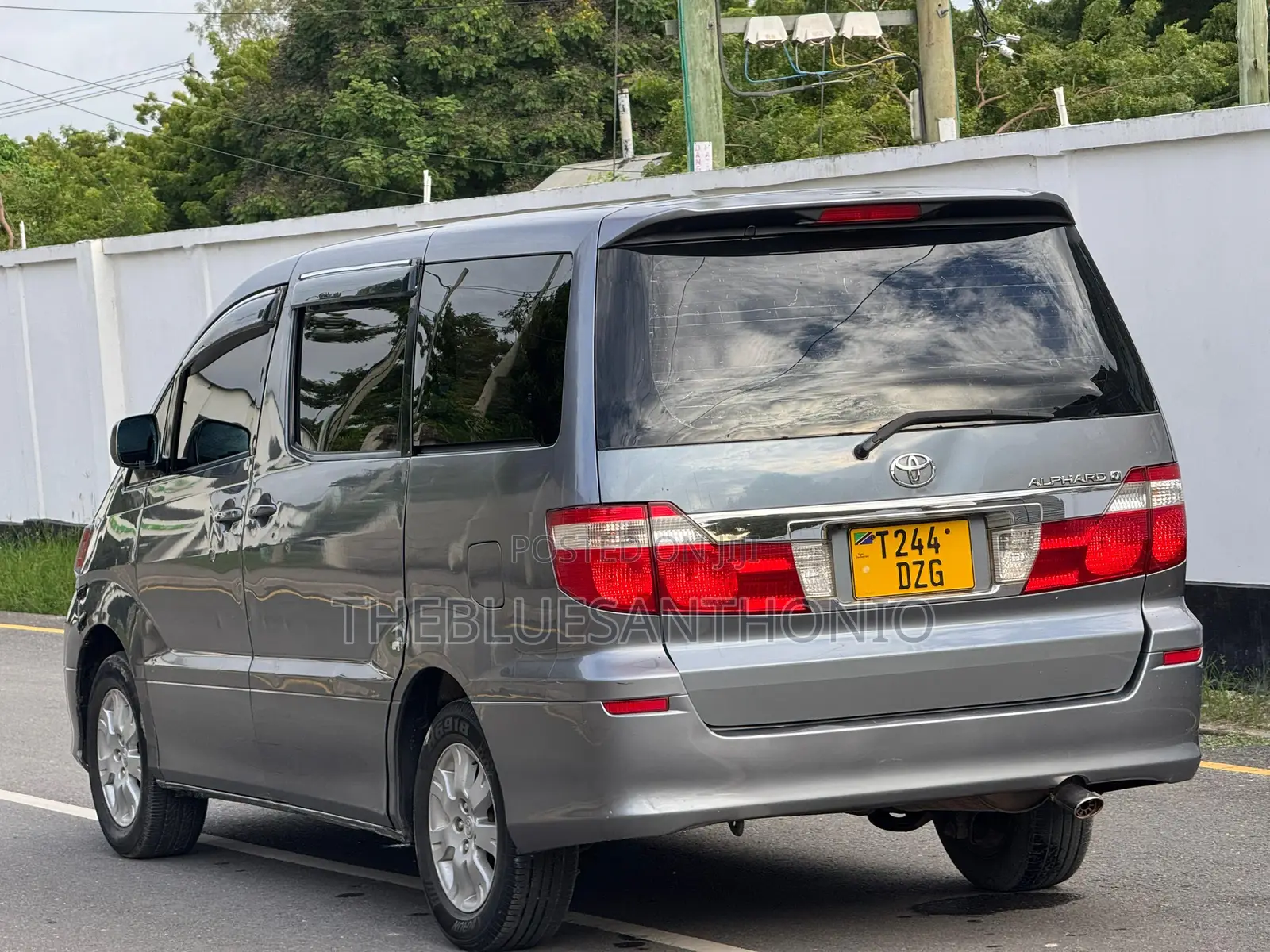 Toyota Alphard 2005 Gray