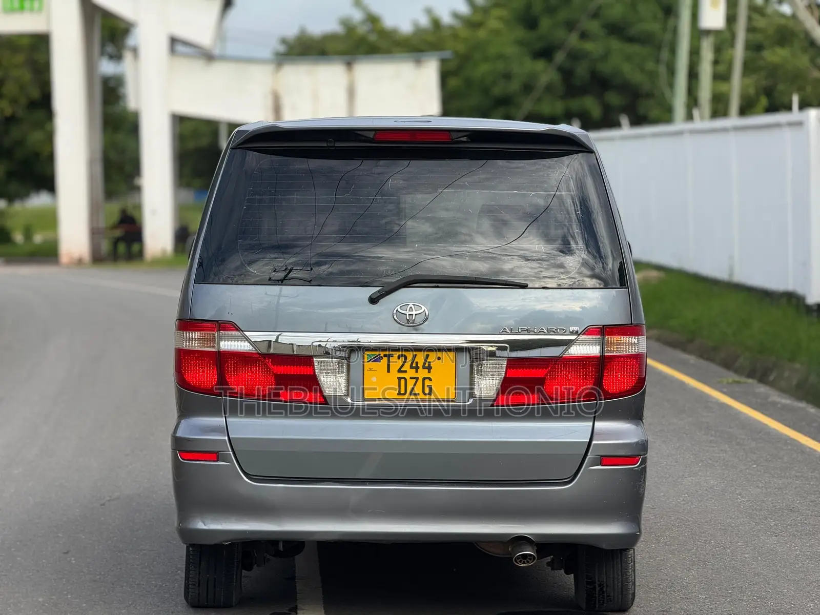 Toyota Alphard 2005 Gray