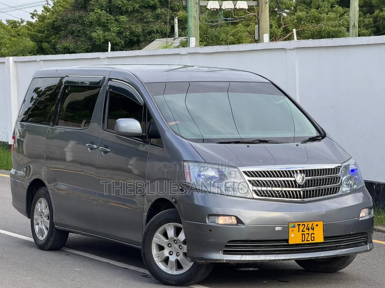 Toyota Alphard 2005 Gray