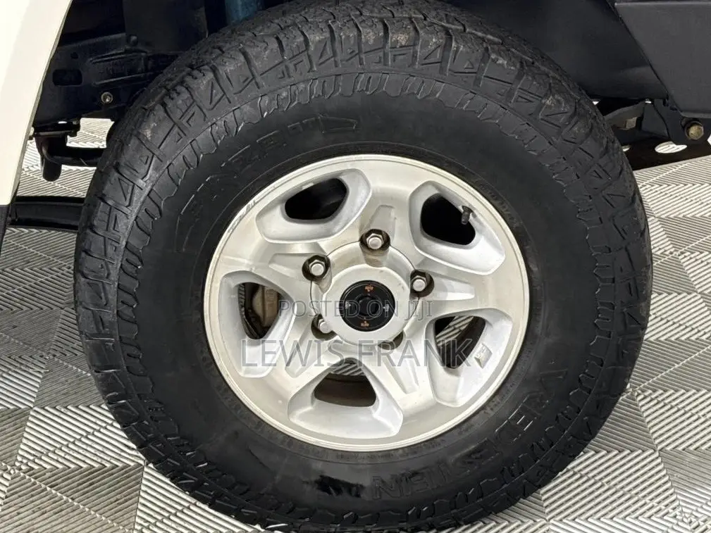 Toyota Land Cruiser 2016 White