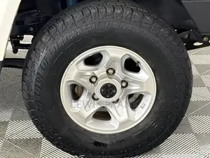 Toyota Land Cruiser 2016 White