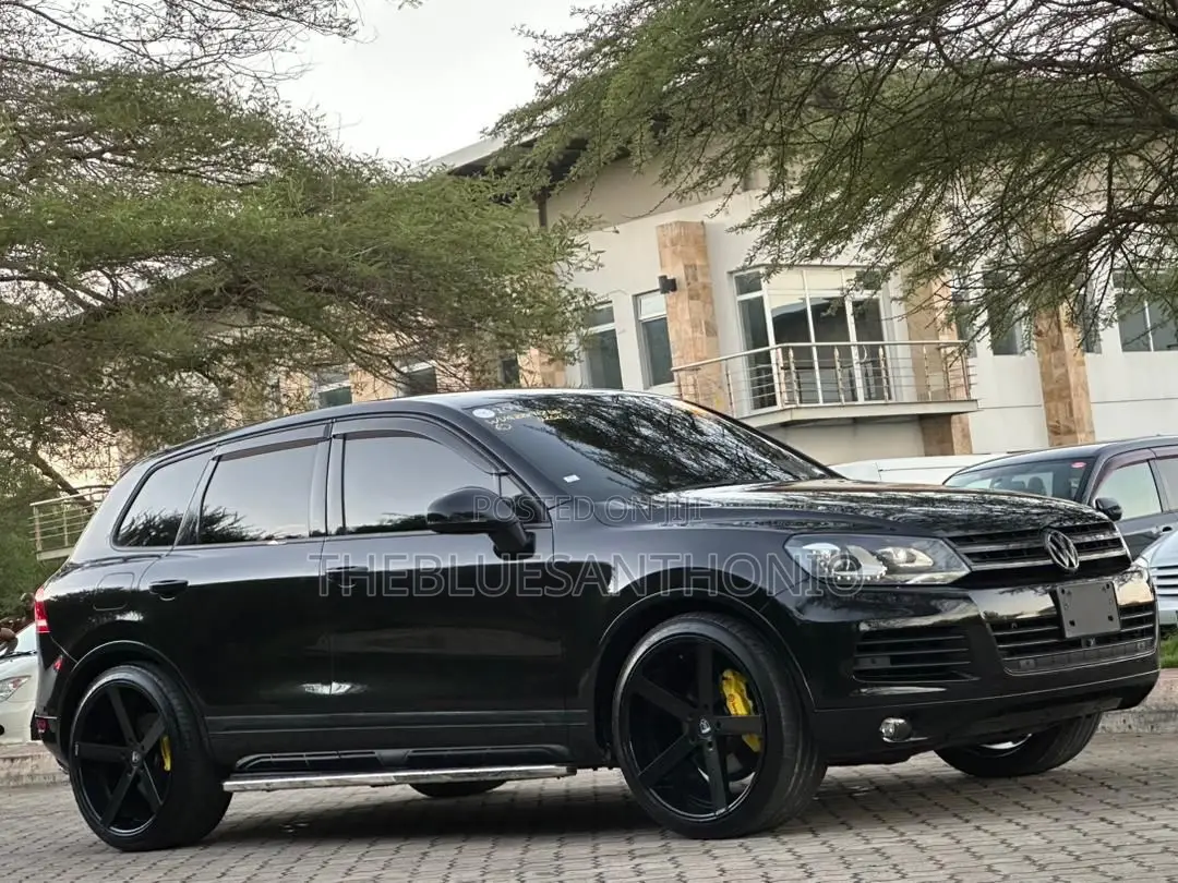 Volkswagen Touareg 2011 Black