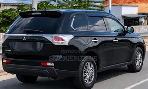 Mitsubishi Outlander 2012 Black