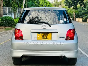 Toyota IST 2006 Silver
