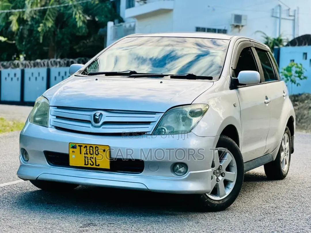 Toyota IST 2006 Silver
