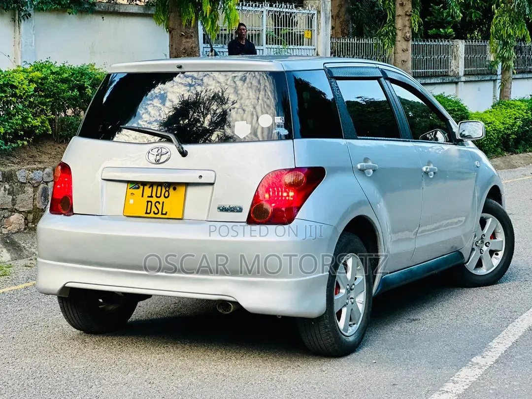 Toyota IST 2006 Silver