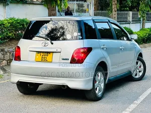Toyota IST 2006 Silver