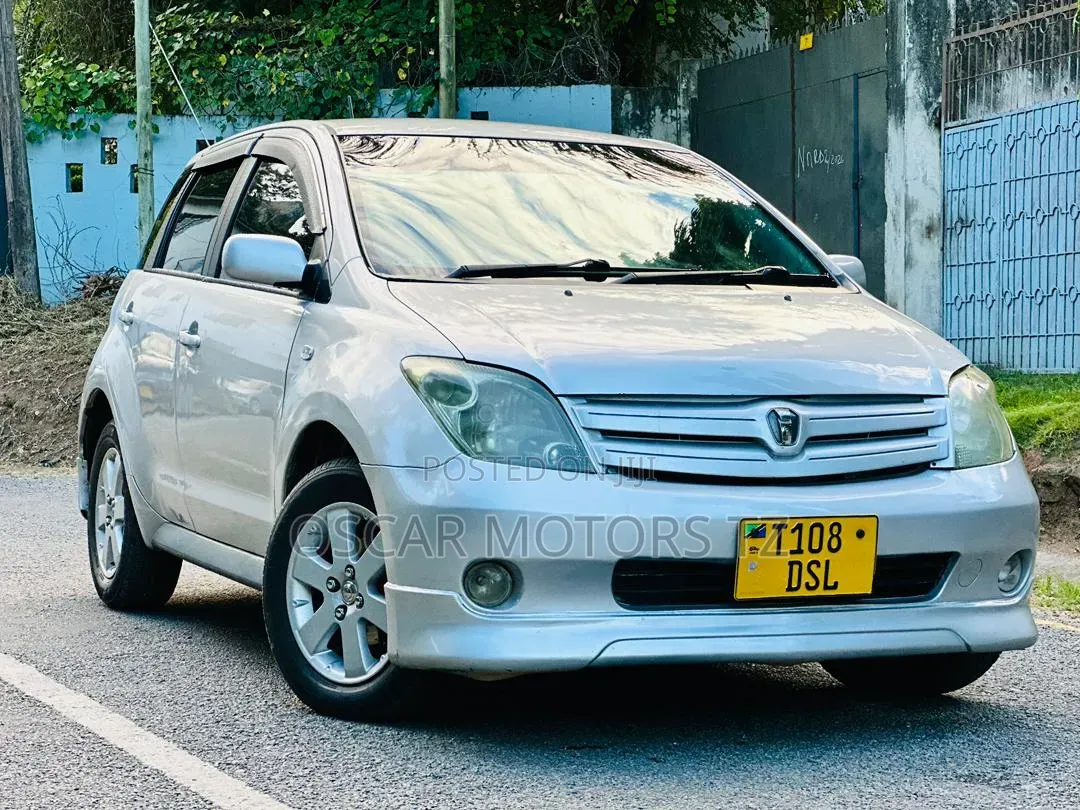 Toyota IST 2006 Silver